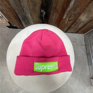 Supreme x New Era Magenta Box Logo Logo Beanie